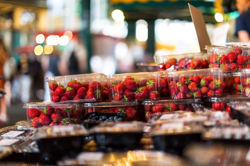 Marktfrische Erdbeeren