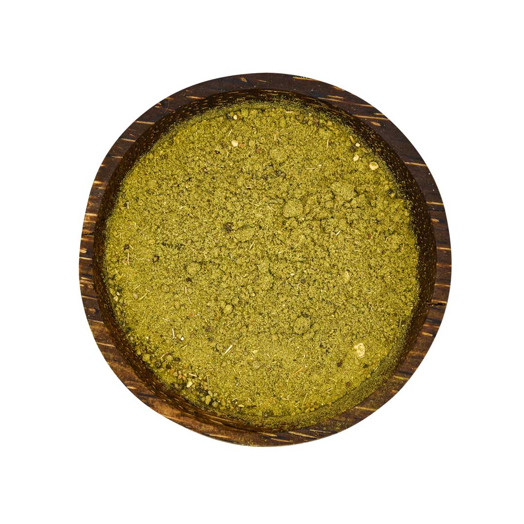 grünes Gewürz in der Schüssel