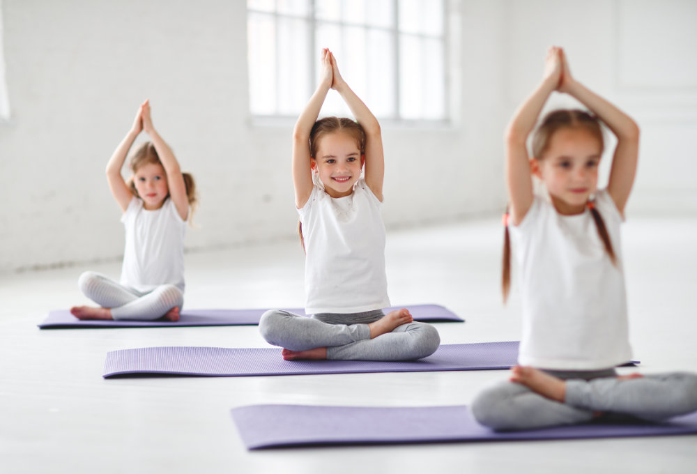 Kinder machen Yoga