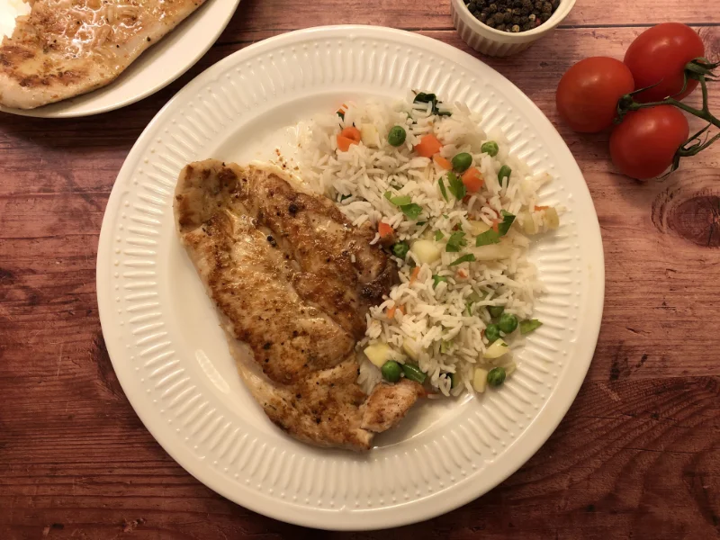 Schnitzel natur mit Reis