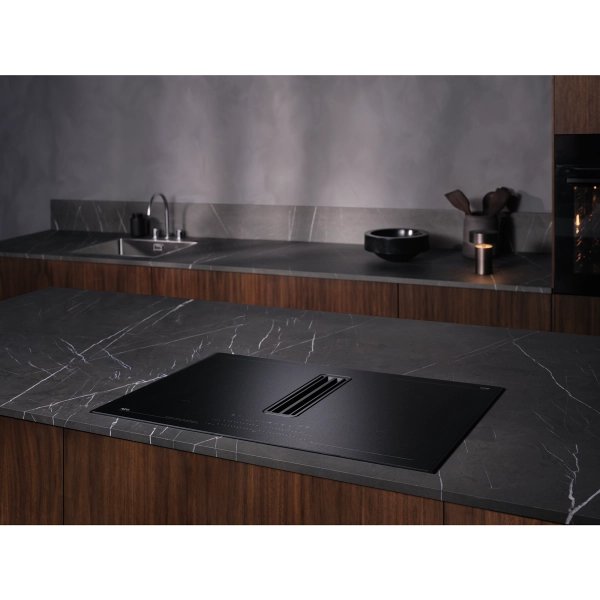 AEG_8000BridgeXT_Roomset